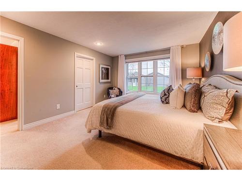 592 Fairview Street, New Hamburg, ON - Indoor Photo Showing Bedroom