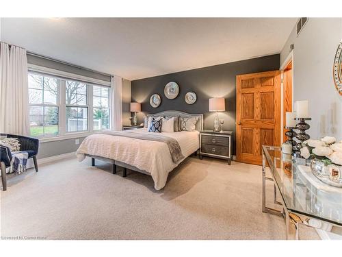 592 Fairview Street, New Hamburg, ON - Indoor Photo Showing Bedroom