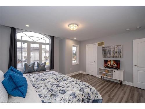 734 Cook Crescent, Shelburne, ON - Indoor Photo Showing Bedroom