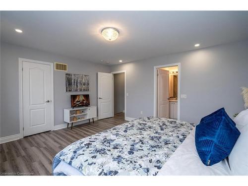 734 Cook Crescent, Shelburne, ON - Indoor Photo Showing Bedroom