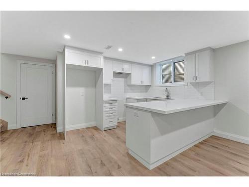 10 Blain Avenue, Cambridge, ON - Indoor Photo Showing Kitchen