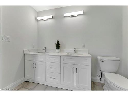 Upper-10 Blain Avenue, Cambridge, ON - Indoor Photo Showing Bathroom