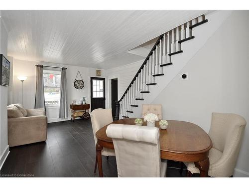 101 Adam Street, Cambridge, ON - Indoor Photo Showing Living Room