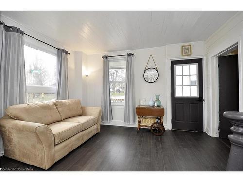 101 Adam Street, Cambridge, ON - Indoor Photo Showing Living Room