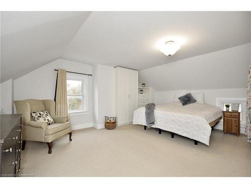 101 Adam Street, Cambridge, ON - Indoor Photo Showing Bedroom