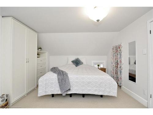 101 Adam Street, Cambridge, ON - Indoor Photo Showing Bedroom