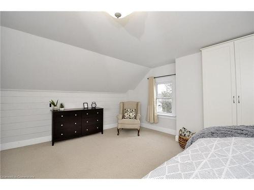 101 Adam Street, Cambridge, ON - Indoor Photo Showing Bedroom