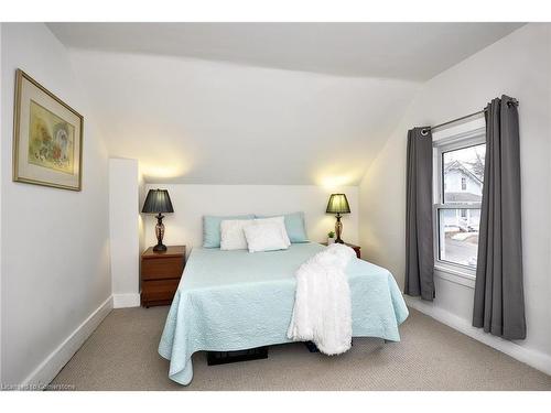 101 Adam Street, Cambridge, ON - Indoor Photo Showing Bedroom