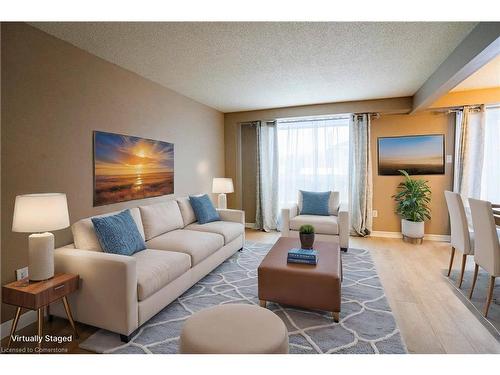 22 Carmine Crescent, Cambridge, ON - Indoor Photo Showing Living Room