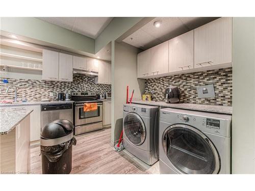 401-8 Hickory Street W, Waterloo, ON - Indoor Photo Showing Laundry Room