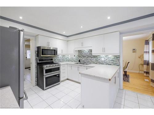 122 Cranston Avenue, Cambridge, ON - Indoor Photo Showing Kitchen With Upgraded Kitchen