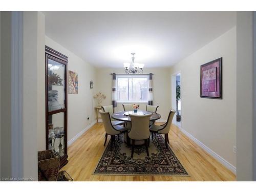 122 Cranston Avenue, Cambridge, ON - Indoor Photo Showing Dining Room