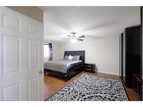 122 Cranston Avenue, Cambridge, ON - Indoor Photo Showing Bedroom