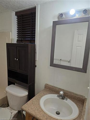 Lower-233 Wilderness Drive, Kitchener, ON - Indoor Photo Showing Bathroom