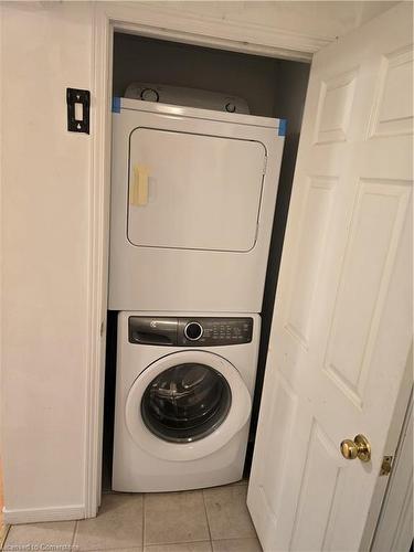 Lower-233 Wilderness Drive, Kitchener, ON - Indoor Photo Showing Laundry Room