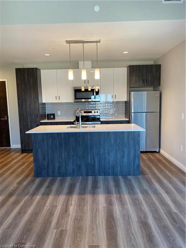 116-28 Westhill Drive, Waterloo, ON - Indoor Photo Showing Kitchen