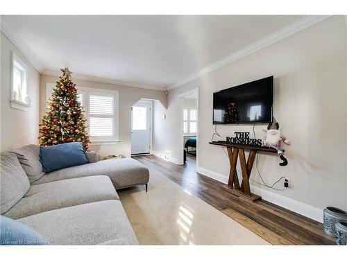 245 St Andrews Street, Cambridge, ON - Indoor Photo Showing Living Room