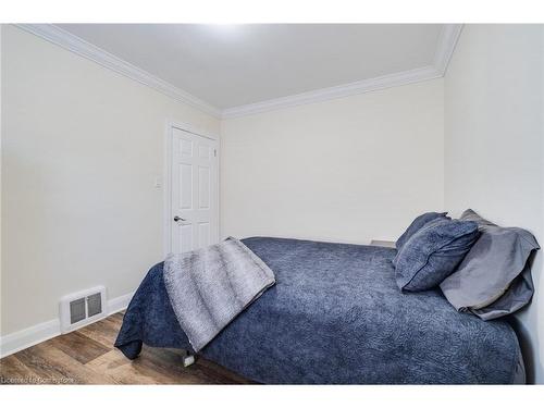 245 St Andrews Street, Cambridge, ON - Indoor Photo Showing Bedroom