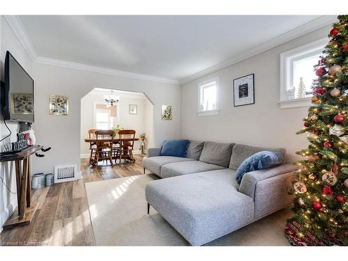 245 St Andrews Street, Cambridge, ON - Indoor Photo Showing Living Room