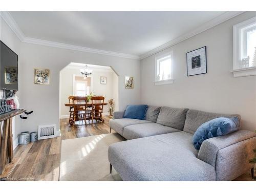 245 St Andrews Street, Cambridge, ON - Indoor Photo Showing Living Room