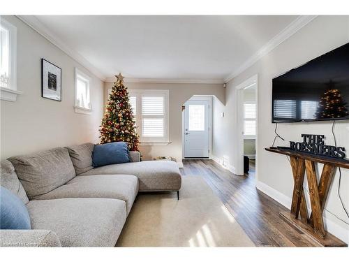 245 St Andrews Street, Cambridge, ON - Indoor Photo Showing Living Room