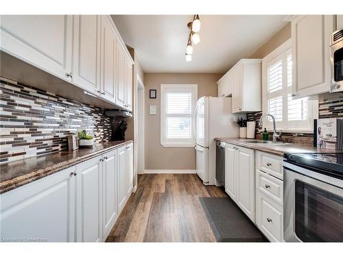 245 St Andrews Street, Cambridge, ON - Indoor Photo Showing Kitchen