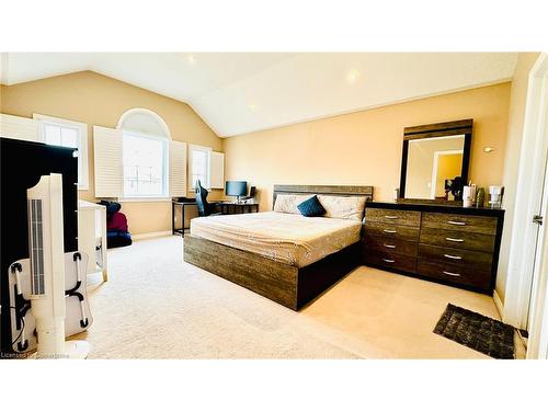 Upper-240 Purple Sage Crescent, Kitchener, ON - Indoor Photo Showing Bedroom