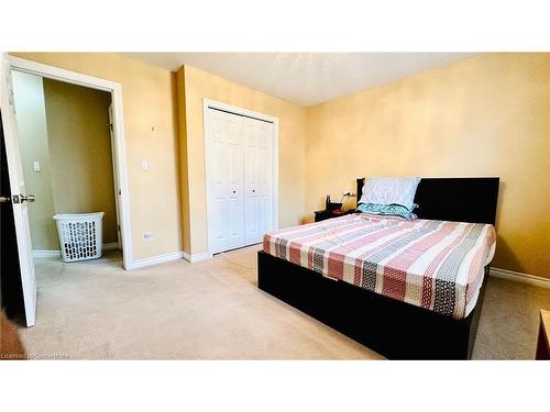 Upper-240 Purple Sage Crescent, Kitchener, ON - Indoor Photo Showing Bedroom