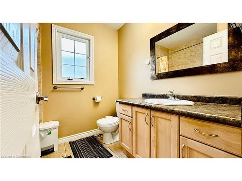 Upper-240 Purple Sage Crescent, Kitchener, ON - Indoor Photo Showing Bathroom