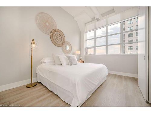 210-112 Benton Street, Kitchener, ON - Indoor Photo Showing Bedroom