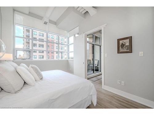 210-112 Benton Street, Kitchener, ON - Indoor Photo Showing Bedroom