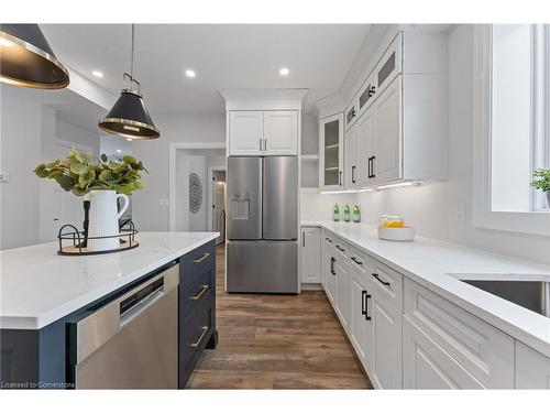 351 Fountain Street S, Cambridge, ON - Indoor Photo Showing Kitchen With Upgraded Kitchen