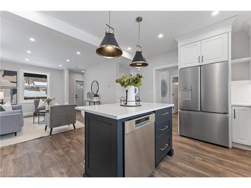 351 Fountain Street S, Cambridge, ON - Indoor Photo Showing Kitchen With Upgraded Kitchen