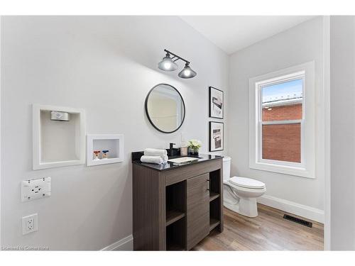 351 Fountain Street S, Cambridge, ON - Indoor Photo Showing Bathroom