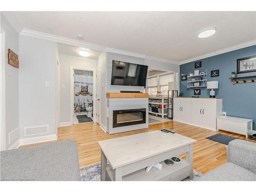 357 Dover Street S, Cambridge, ON - Indoor Photo Showing Living Room With Fireplace