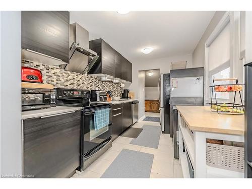 357 Dover Street S, Cambridge, ON - Indoor Photo Showing Kitchen