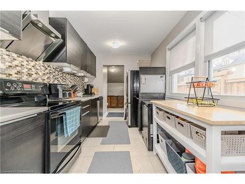 357 Dover Street S, Cambridge, ON - Indoor Photo Showing Kitchen