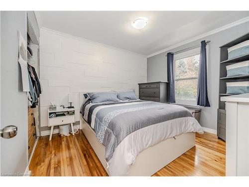 357 Dover Street S, Cambridge, ON - Indoor Photo Showing Bedroom