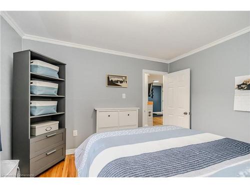 357 Dover Street S, Cambridge, ON - Indoor Photo Showing Bedroom