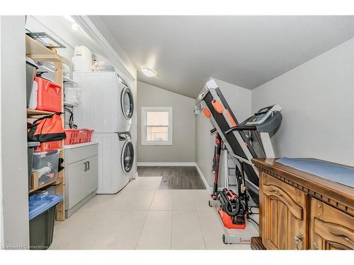 357 Dover Street S, Cambridge, ON - Indoor Photo Showing Laundry Room