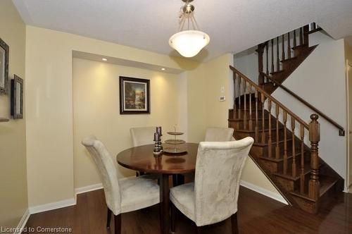 72 Senior Crescent, Cambridge, ON - Indoor Photo Showing Dining Room