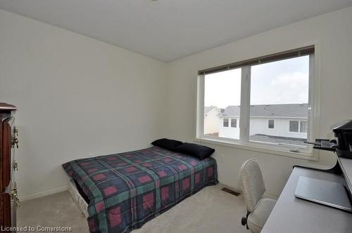 72 Senior Crescent, Cambridge, ON - Indoor Photo Showing Bedroom