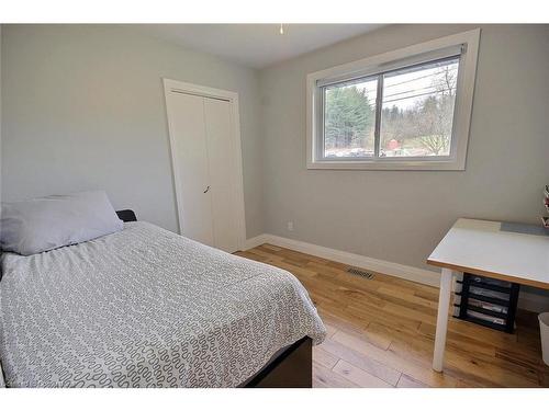 1413 West River Road, North Dumfries, ON - Indoor Photo Showing Bedroom