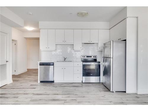 501-255 Northfield Drive E, Waterloo, ON - Indoor Photo Showing Kitchen