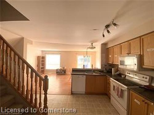 683 Activa Avenue, Kitchener, ON - Indoor Photo Showing Kitchen