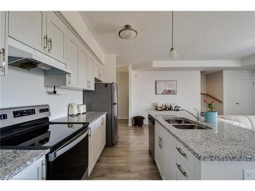 68-261 Woodbine Avenue, Kitchener, ON - Indoor Photo Showing Kitchen With Double Sink