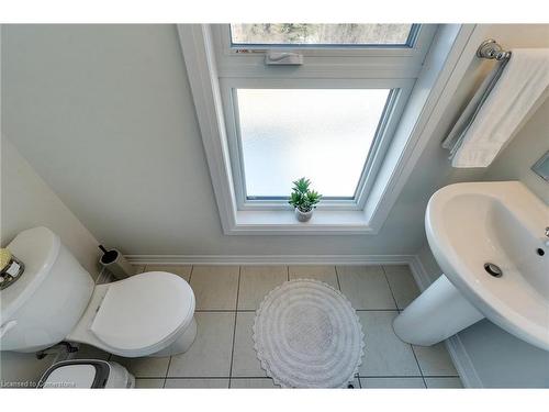 68-261 Woodbine Avenue, Kitchener, ON - Indoor Photo Showing Bathroom