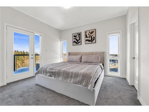 68-261 Woodbine Avenue, Kitchener, ON - Indoor Photo Showing Bedroom