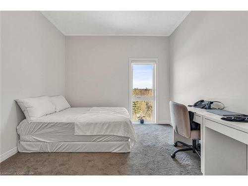 68-261 Woodbine Avenue, Kitchener, ON - Indoor Photo Showing Bedroom