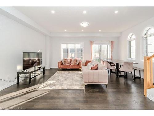 22 Sandstone Street, Cambridge, ON - Indoor Photo Showing Living Room